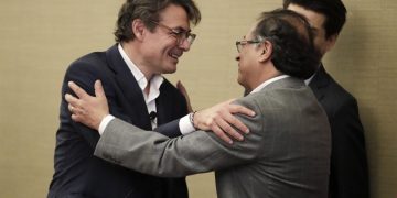 Colombia vive la expectativa del cambio a un mes de la investidura de Petro