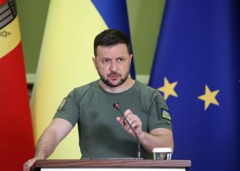 Zelenski afirma que la bandera ucraniana volverá a ondear en Crimea