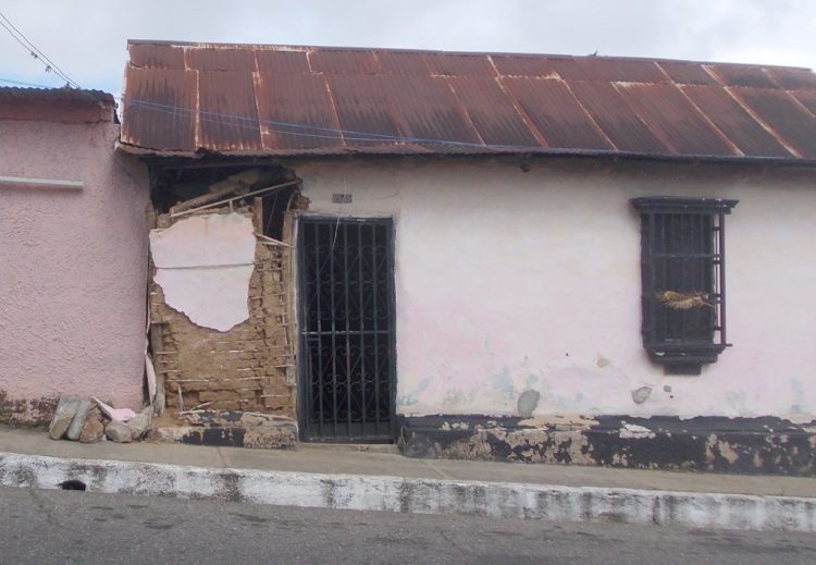 Ayuda urgente para esta vivienda ubicada en la calle Candelaria de Betijoque.