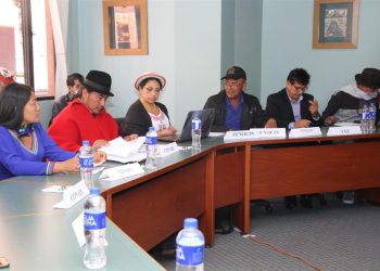 Inicia el diálogo en Ecuador entre el Gobierno y los indígenas en medio de reclamos