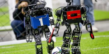 Participantes de 39 países compiten en campeonato de robots en Tailandia
