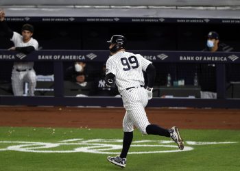 El poder del venezolano Contreras se destaca en otra noche para Judge