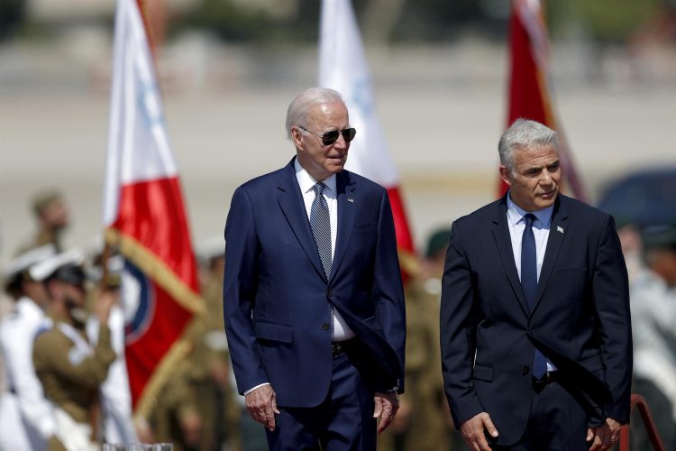 El presidente de Estados Unidos, Joe Biden, y el primer ministro en funciones de Israel, Yair Lapid. EFE
