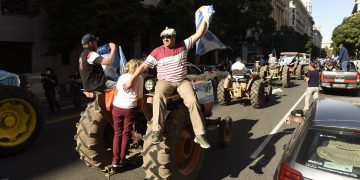 El campo argentino paraliza sus actividades para protestar contra el Gobierno