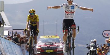 Tadej Pogacar ganó la etapa 17 del Tour de Francia