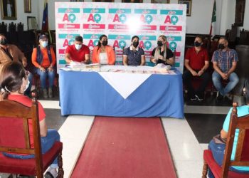 Entregados títulos de tierra a  familias de Valera
