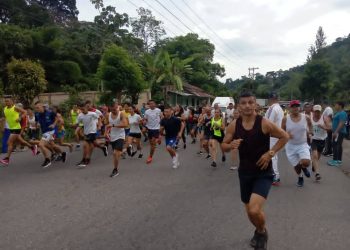 Realizan maratón y carrera ciclística en semana del policía