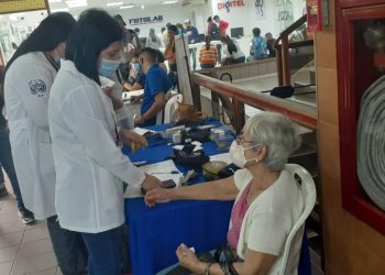 Estudiantes de Medicina de la ULA realizan despistaje de hipertensión en Valera