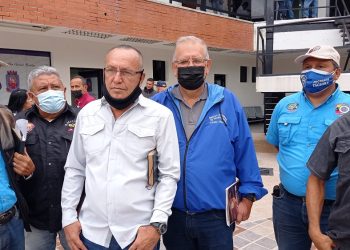 Por la presencia de «piratas» y altos aranceles tributarios transportistas reclaman en la Alcaldía