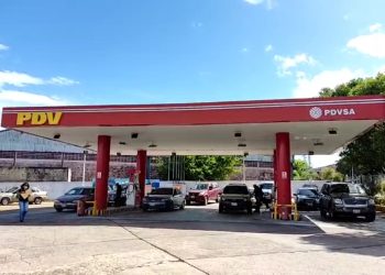 Ciudadanos solicitan sea publicada una lista con las estaciones de combustible que reciben bolívares 