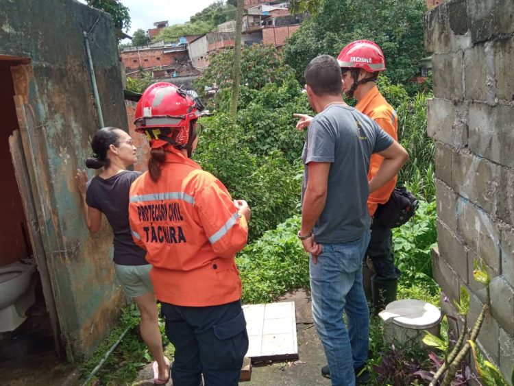 Cumpliendo instrucciones del gobernador Freddy Bernal, Protección Civil Táchira se mantiene desplegado en las distintas comunidades