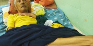 Siete días hospitalizado con una pierna gangrenada: paciente octogenario podría morir por desidia médica