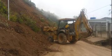 Continúan trabajos de despeje en la troncal 007