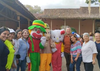 Asociación Alzheimer Boconó regala un día de alegría a más de 60 niños