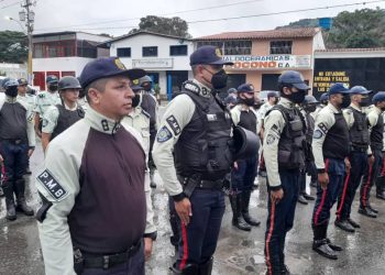 Policía Municipal de Boconó recibe dotación de uniformes y moto