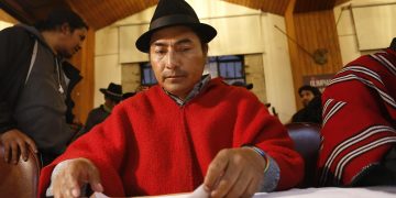 Tribunal de Ecuador aplaza el juicio a líder indígena procesado por protestas