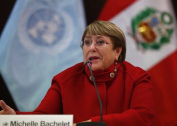 Bachelet reafirma su apoyo a la nueva Constitución chilena