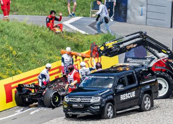 Sainz, retirado en Austria cuando rodaba tercero