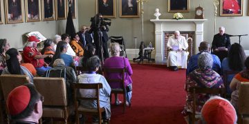 El papa termina visita a Canadá mostrando indignación por abusos a indígenas