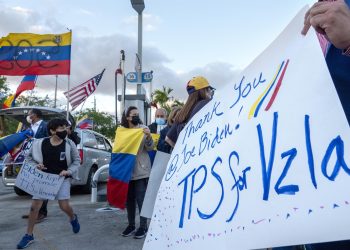 EE.UU. amplía 18 meses el estatuto de protección temporal para los venezolanos