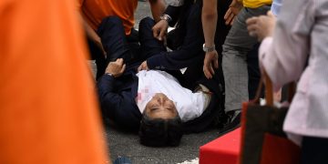 El asesinato del exlíder nipón Abe en un acto electoral conmociona a Japón
