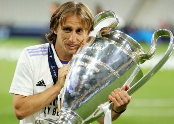 Modric dice que seguirá jugando y no descarta a Mbappé en el Real Madrid