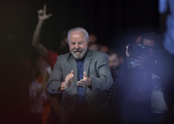 Lula tiene el 51 % del apoyo entre los jóvenes, frente al 20 % de Bolsonaro