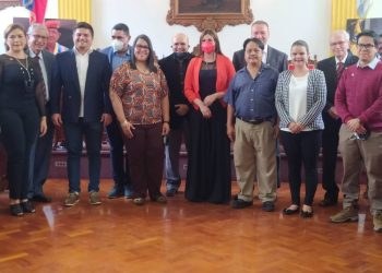 Gobernación atiende problemas en la vialidad del estado Mérida