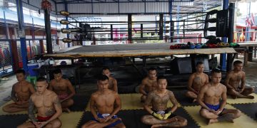 Reclusos de una cárcel de Bangkok encuentran en el muay thai un futuro