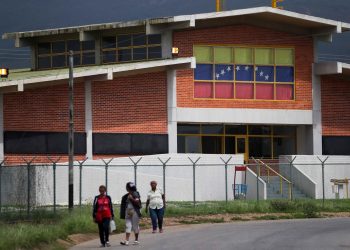 OVP: detienen a un directivo de una cárcel venezolana por «tratos crueles» a las presas