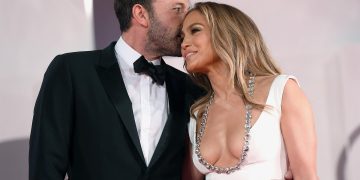Ben Affleck y Jennifer López se dan el sí quiero ante familia y celebridades
