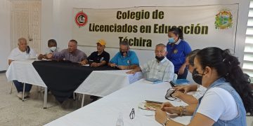 Docentes aseguraron que seguirán en las calles ante deudas pendientes