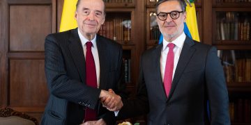 El canciller colombiano recibe al embajador venezolano antes de dar credenciales