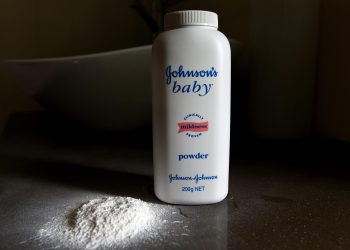 Johnson & Johnson suspende la venta de sus polvos de talco en todo el mundo