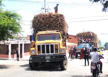 Siguen los abusos de camiones sobrecargados en calles de Betijoque