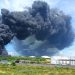 Colapsa un tercer tanque en la zona industrial con gran incendio en Cuba