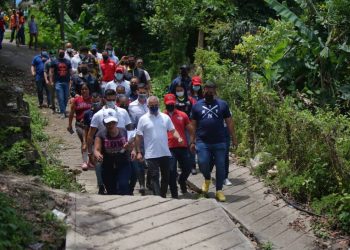 Gobernador Bernal encabeza atención a familias afectadas en La Granzonera