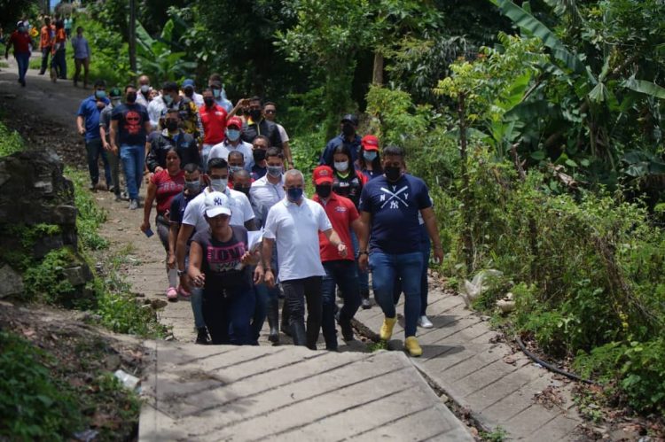 El gobernador tachirense, hizo énfasis en la asistencia social para las familias.