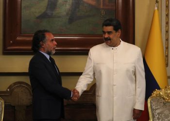 El embajador de Colombia en Venezuela presenta sus credenciales ante Maduro