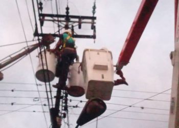 Instalados Transformadores en la calle 5 del Barrio el Milagro