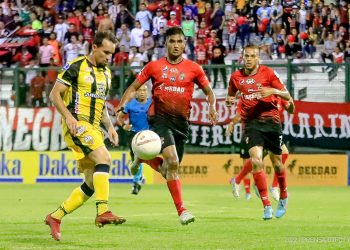 Aurinegros  contra las cuerdas