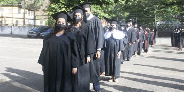 Nurr organiza censo de egresados afectados por prohibición de registro de títulos