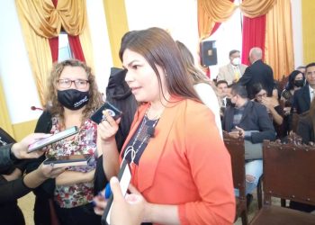 Liliana Guerrero: el régimen vuelve sal y agua beneficio de los educadores