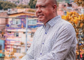 Alfredo Rojas celebra 42 años de vida artística con nuevo emprendimiento 