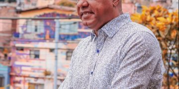 Alfredo Rojas celebra 42 años de vida artística con nuevo emprendimiento 