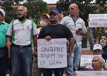Maestros aseguran no retornar a clases hasta que no se honre el compromiso de pago