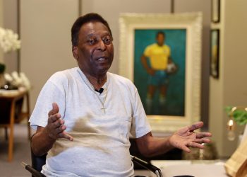 Pelé desmiente rumores sobre su estado de salud y afirma que está «muy bien»