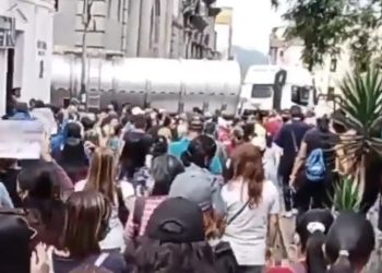 Acto por el día de la GNB no impidió a los docentes merideños entregar petitorio ante la Gobernación de Mérida