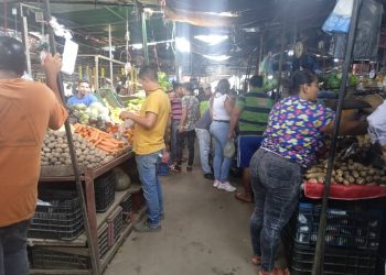 Comerciantes de Ciudad Bendita fijan precios a tasa BCV pero no pueden contener aumento de los productos