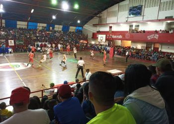 Multitudinaria asistencia se mantiene en juegos de basquetbol realizados en Boconó